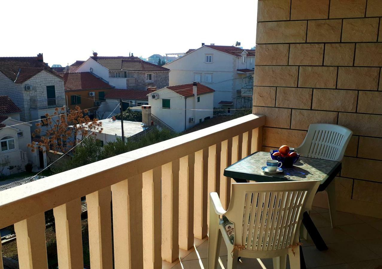 Apartments Dani Bol Exterior foto